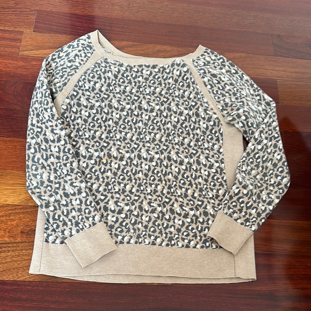 Leopard Print Sweater - Picture 3 of 3